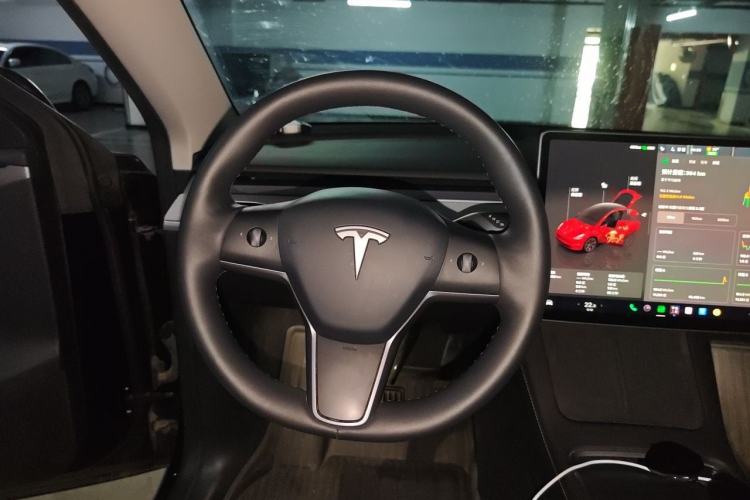 Used Tesla Model Y 2023 Rear-Wheel-Drive Version Steering Wheel