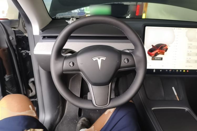 Used Tesla Model Y 2023 Rear-Wheel-Drive Version Steering Wheel