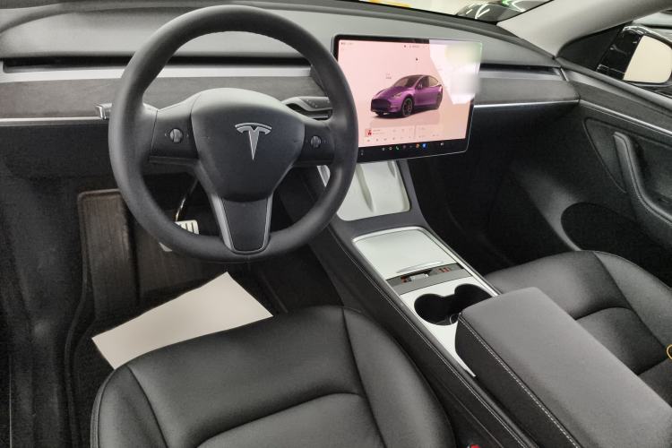 Used Tesla Model Y 2023 High-Performance All-Wheel-Drive Version Steering Wheel