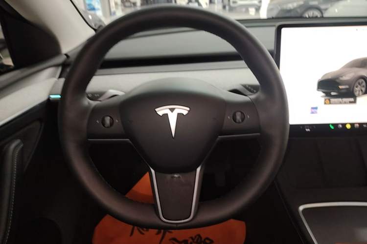 Used Tesla Model Y 2023 Rear-Wheel-Drive Version Steering Wheel