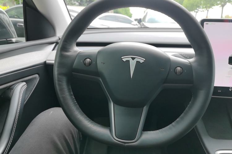 Used Tesla Model Y 2023 Rear-Wheel-Drive Version Steering Wheel