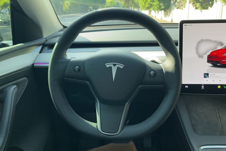 Used Tesla Model Y 2023 Rear-Wheel-Drive Version Steering Wheel