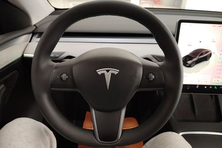Used Tesla Model Y 2023 Rear-Wheel-Drive Version Steering Wheel