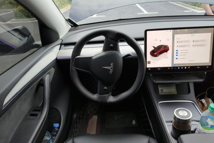 Used Tesla Model Y 2023 Rear-Wheel-Drive Version Steering Wheel