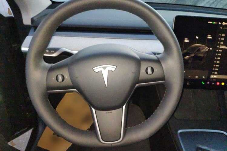 Used Tesla Model Y 2023 Rear-Wheel-Drive Version Steering Wheel