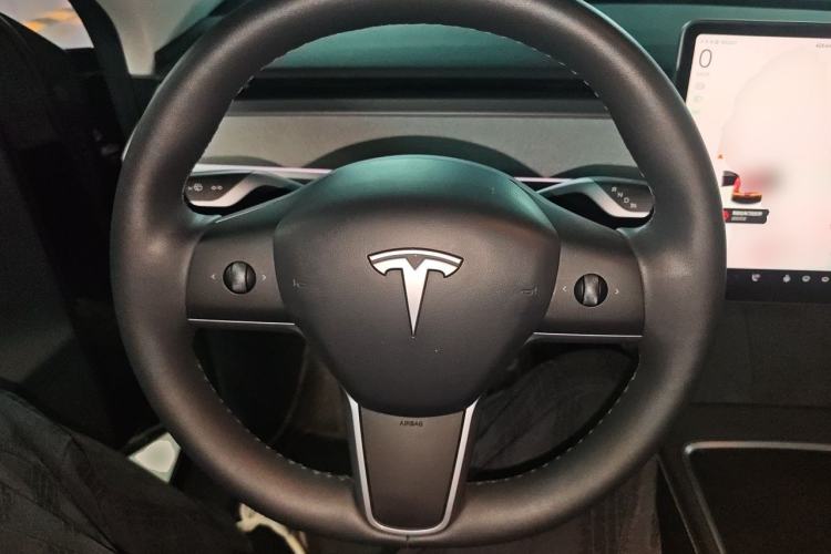 Used Tesla Model Y 2023 Rear-Wheel-Drive Version Steering Wheel