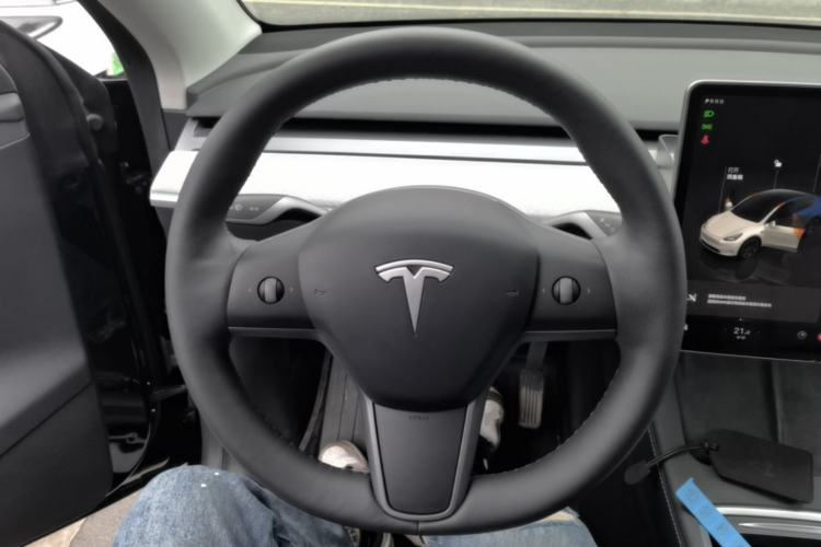 Used Tesla Model Y 2023 Rear-Wheel-Drive Version Steering Wheel
