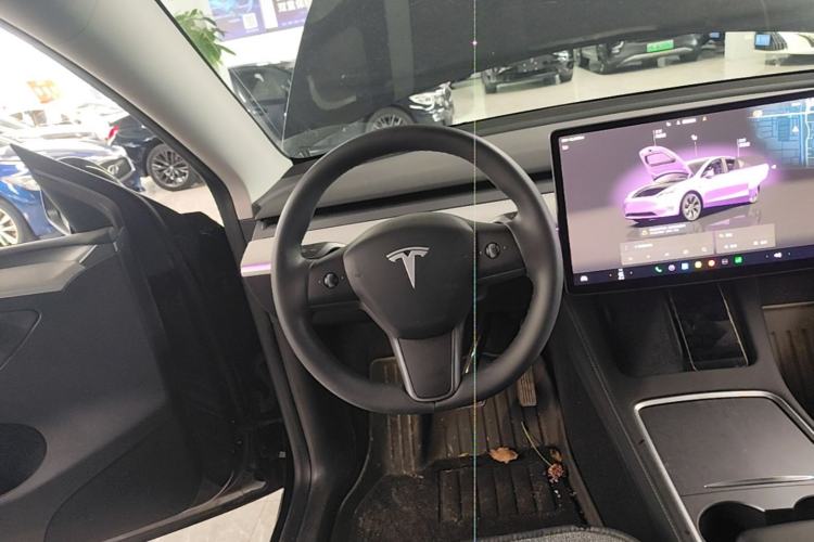 Used Tesla Model Y 2023 Rear-Wheel-Drive Version Steering Wheel