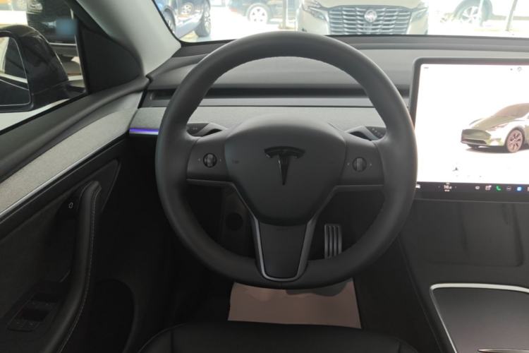 Used Tesla Model Y 2023 Rear-Wheel-Drive Version Steering Wheel
