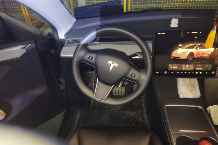 Used Tesla Model Y 2023 Rear-Wheel-Drive Version Steering Wheel