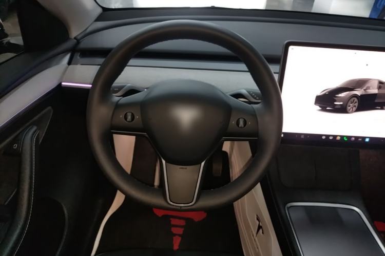 Used Tesla Model Y 2023 Rear-Wheel-Drive Version Steering Wheel