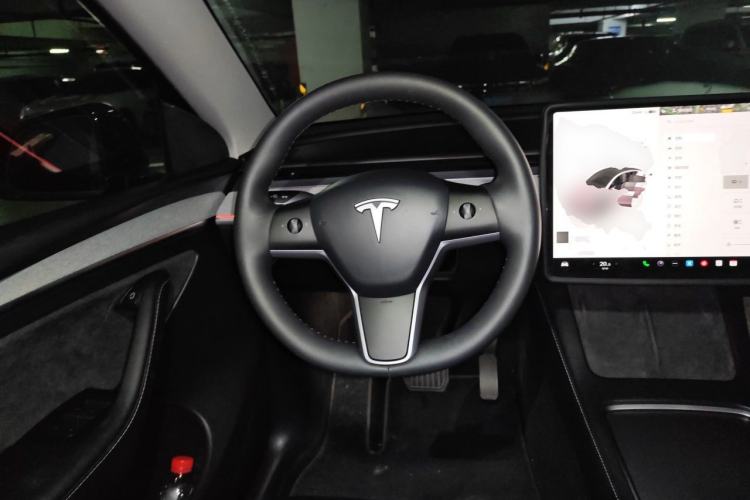 Used Tesla Model Y 2023 Rear-Wheel-Drive Version Steering Wheel