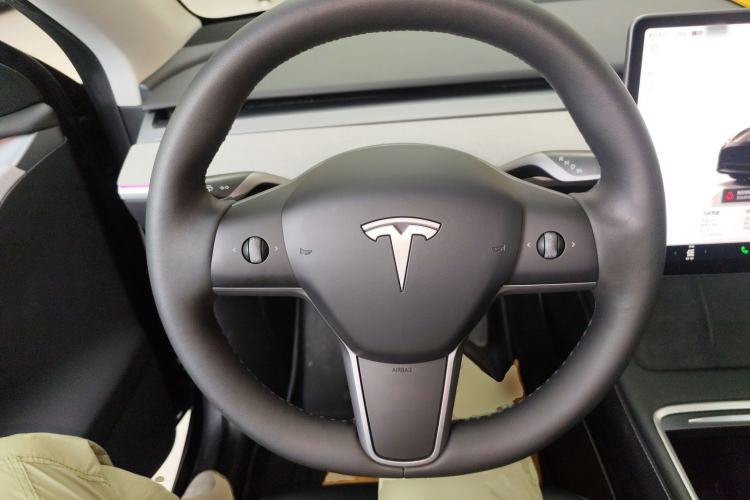 Used Tesla Model Y 2023 Rear-Wheel-Drive Version Steering Wheel