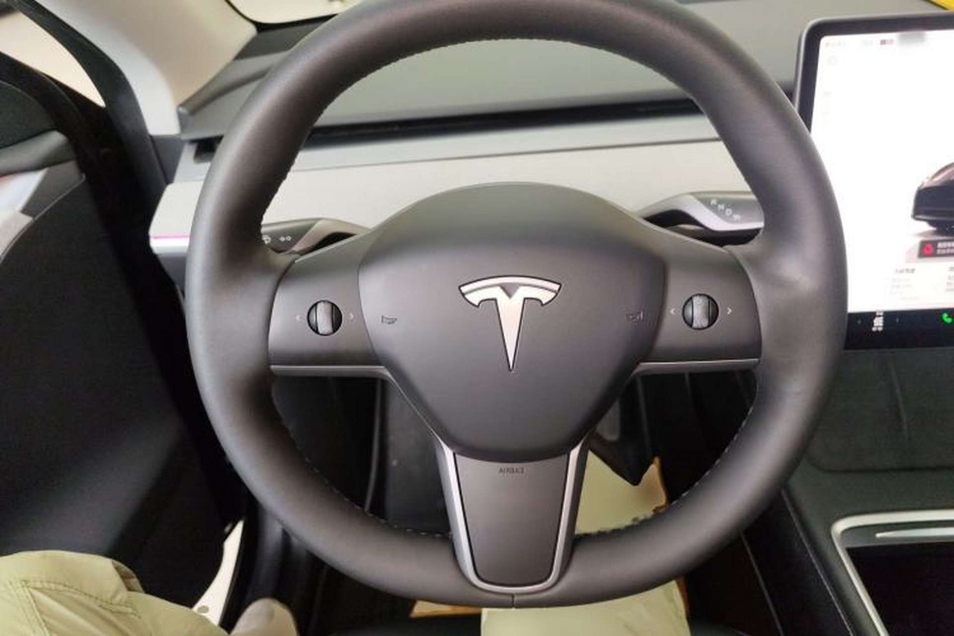 Used Tesla Model Y 2023 Rear-Wheel-Drive Version Steering Wheel