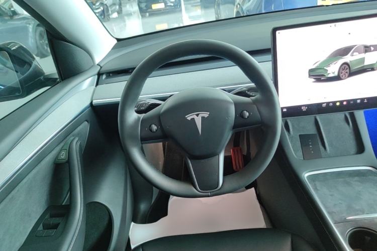 Used Tesla Model Y 2023 Rear-Wheel-Drive Version Steering Wheel