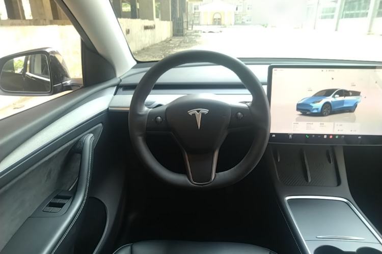Used Tesla Model Y 2023 Rear-Wheel-Drive Version Steering Wheel