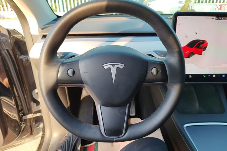 Used Tesla Model Y 2023 Rear-Wheel-Drive Version Steering Wheel