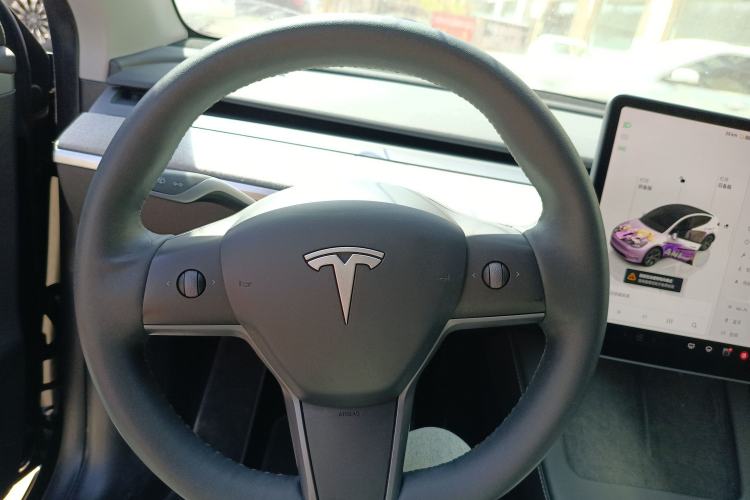 Used Tesla Model Y 2023 Rear-Wheel-Drive Version Steering Wheel