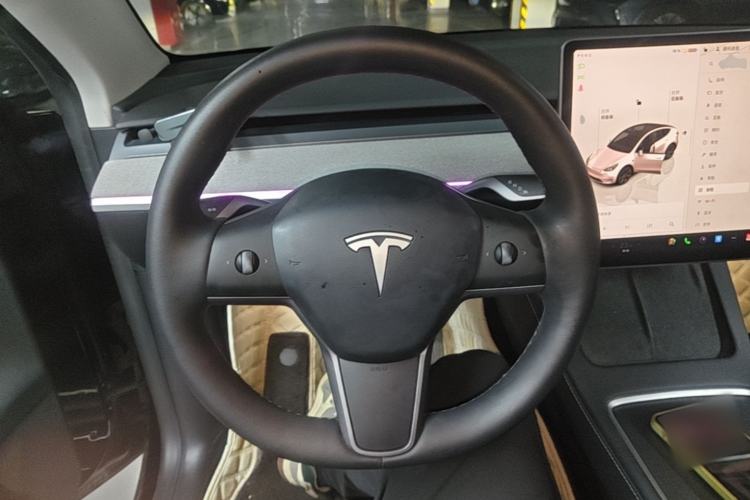 Used Tesla Model Y 2023 Rear-Wheel-Drive Version Steering Wheel