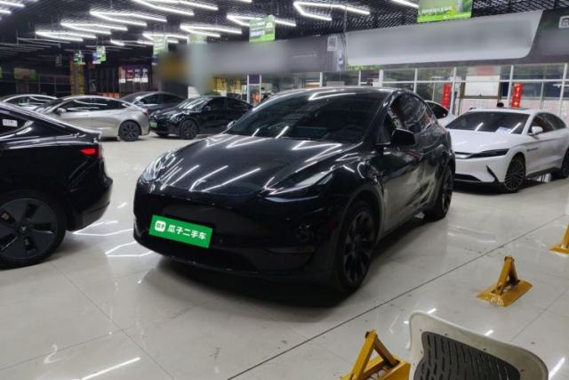 Used Tesla Model Y 2023 Long-Range All-Wheel-Drive Version