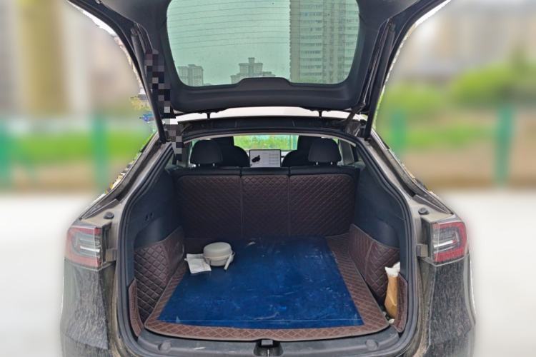 Used Tesla Model Y 2023 Rear-Wheel-Drive Version Trunk