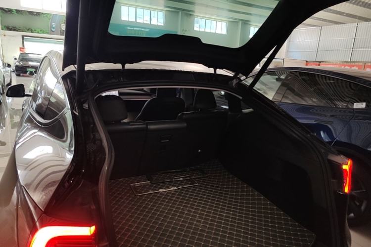 Used Tesla Model Y 2023 Rear-Wheel-Drive Version Trunk