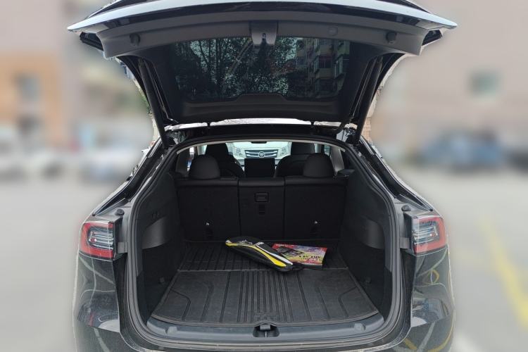 Used Tesla Model Y 2023 Rear-Wheel-Drive Version Trunk