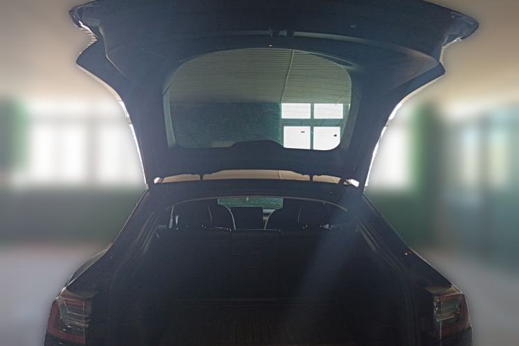 Used Tesla Model Y 2023 Rear-Wheel-Drive Version Trunk