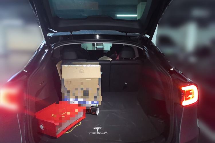 Used Tesla Model Y 2023 Rear-Wheel-Drive Version Trunk