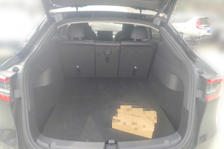 Used Tesla Model Y 2023 Long-Range All-Wheel-Drive Version Trunk