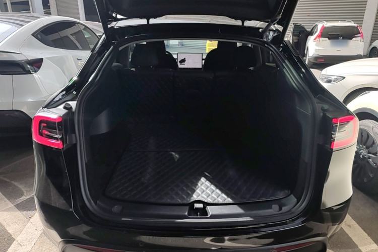 Used Tesla Model Y 2023 Rear-Wheel-Drive Version Trunk