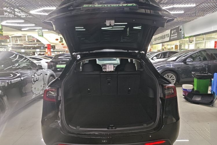 Used Tesla Model Y 2023 Rear-Wheel-Drive Version Trunk