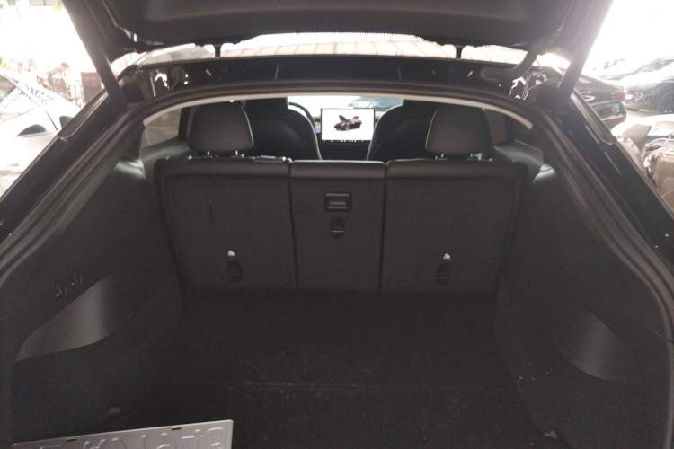 Used Tesla Model Y 2023 Rear-Wheel-Drive Version Trunk