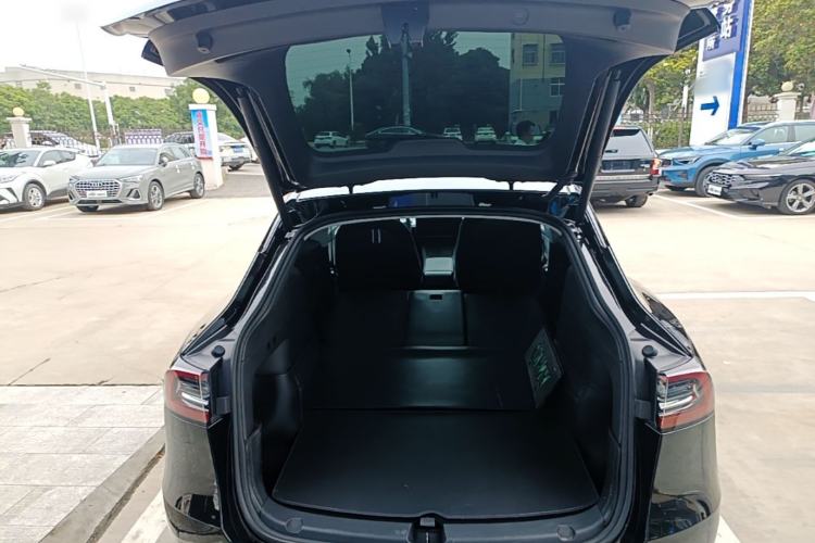 Used Tesla Model Y 2023 Rear-Wheel-Drive Version Trunk