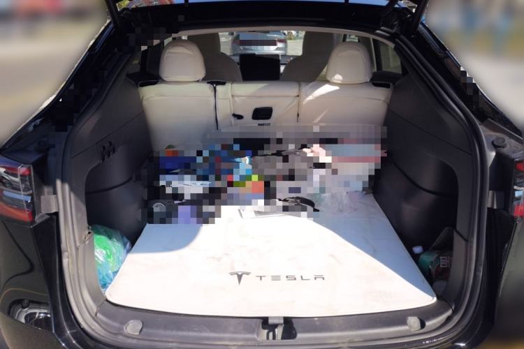 Used Tesla Model Y 2023 Long-Range All-Wheel-Drive Version Trunk
