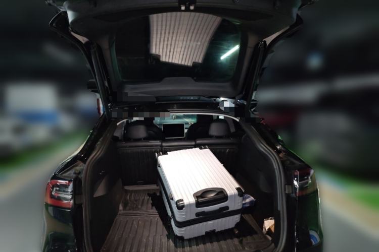 Used Tesla Model Y 2023 Long-Range All-Wheel-Drive Version Trunk