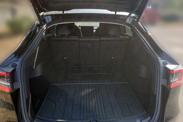 Used Tesla Model Y 2023 Rear-Wheel-Drive Version Trunk