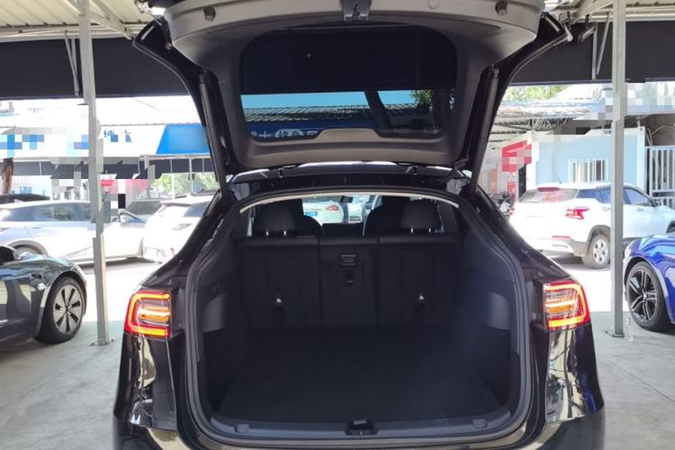 Used Tesla Model Y 2023 Rear-Wheel-Drive Version Trunk