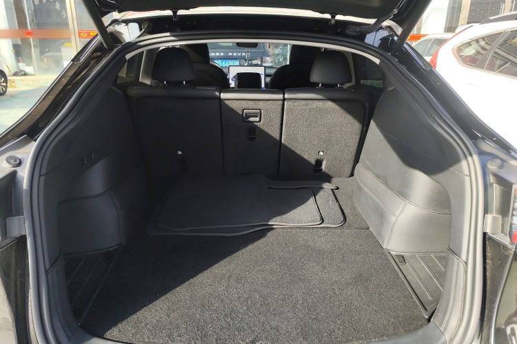 Used Tesla Model Y 2023 Long-Range All-Wheel-Drive Version Trunk