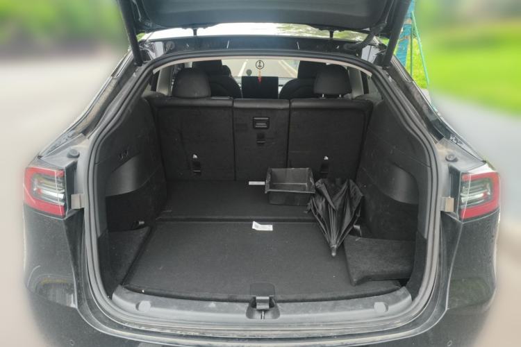 Used Tesla Model Y 2023 Rear-Wheel-Drive Version Trunk