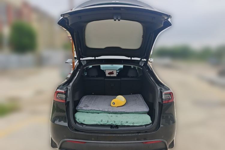 Used Tesla Model Y 2023 Long-Range All-Wheel-Drive Version Trunk