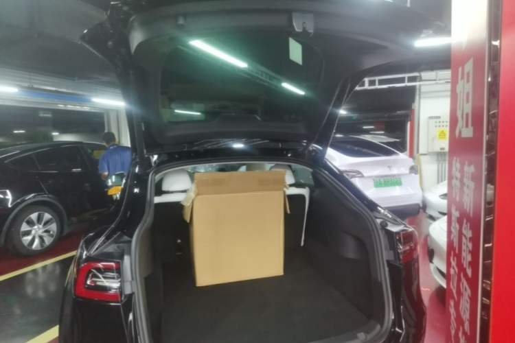 Used Tesla Model Y 2023 Rear-Wheel-Drive Version Trunk