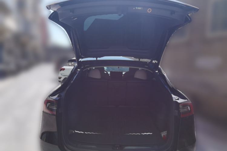 Used Tesla Model Y 2023 Rear-Wheel-Drive Version Trunk
