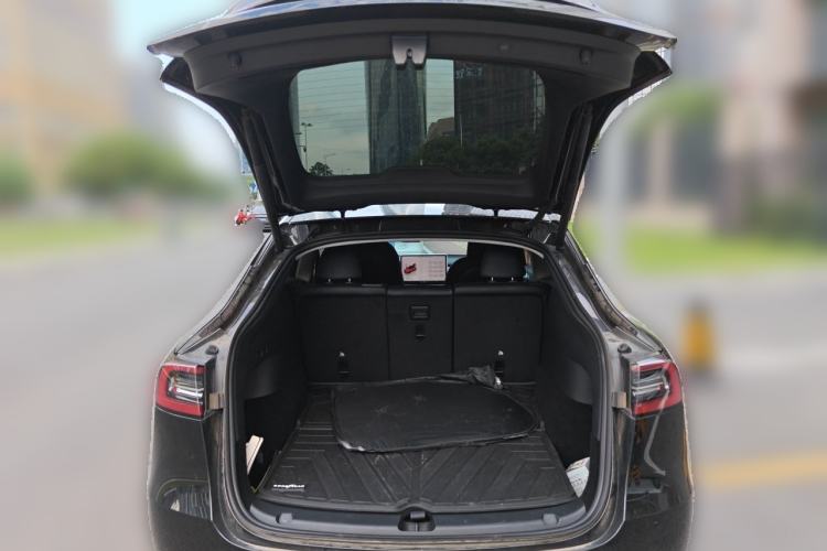 Used Tesla Model Y 2023 Rear-Wheel-Drive Version Trunk