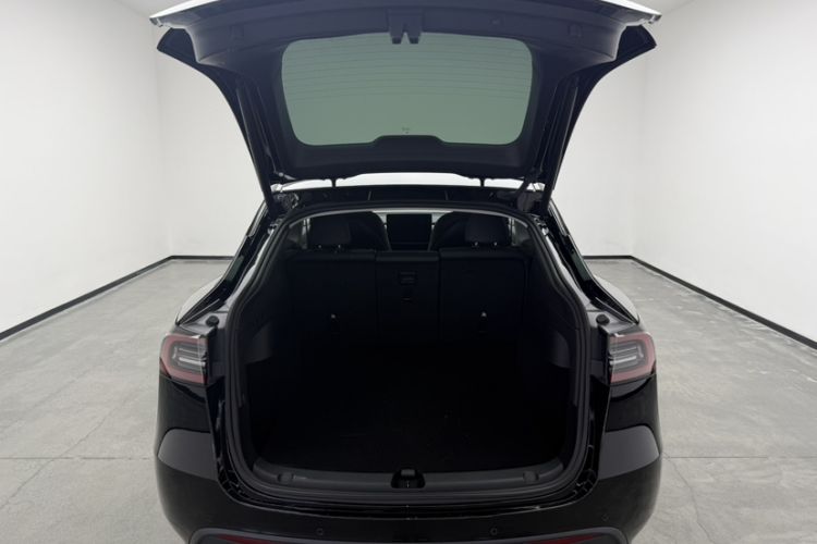 Used Tesla Model Y 2023 Rear-Wheel-Drive Version Trunk