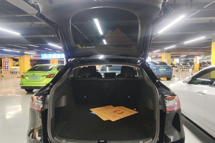 Used Tesla Model Y 2023 Long-Range All-Wheel-Drive Version Trunk