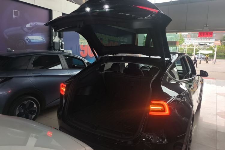 Used Tesla Model Y 2023 Rear-Wheel-Drive Version Trunk
