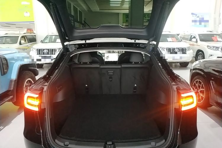 Used Tesla Model Y 2023 Rear-Wheel-Drive Version Trunk