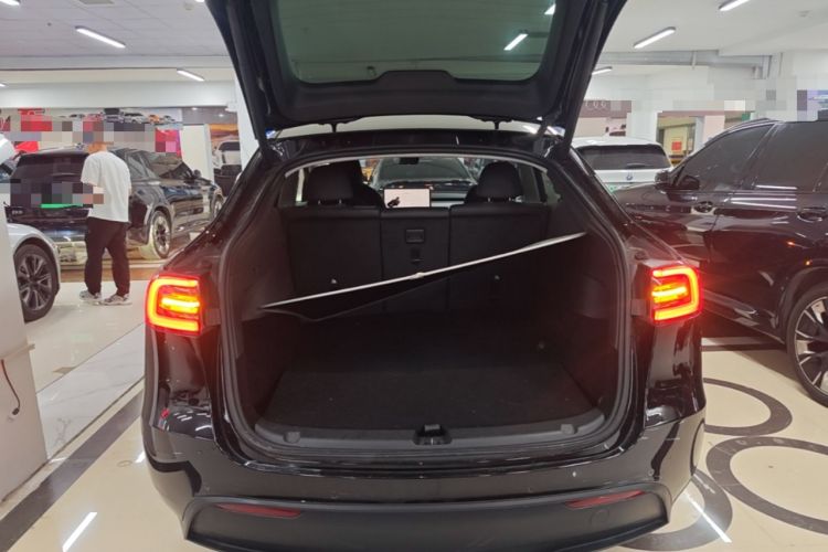 Used Tesla Model Y 2023 Rear-Wheel-Drive Version Trunk