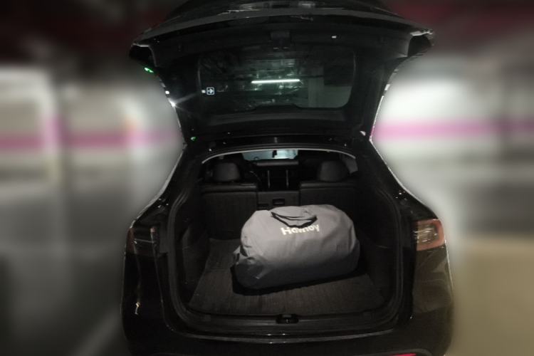 Used Tesla Model Y 2023 Long-Range All-Wheel-Drive Version Trunk